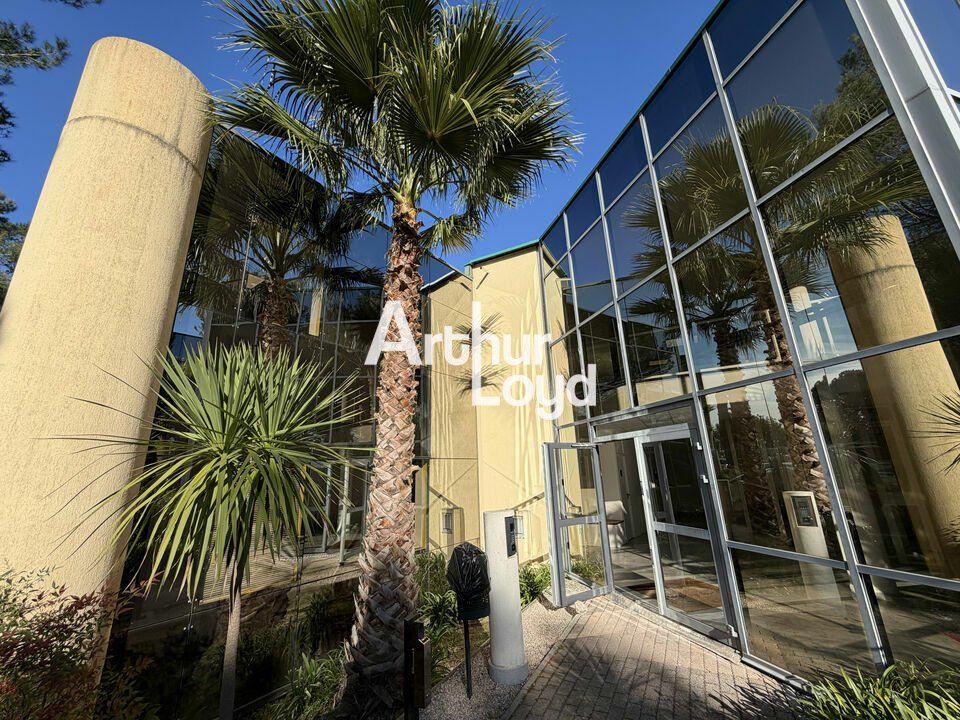 Bureaux à vendre 682 m² divisibles d