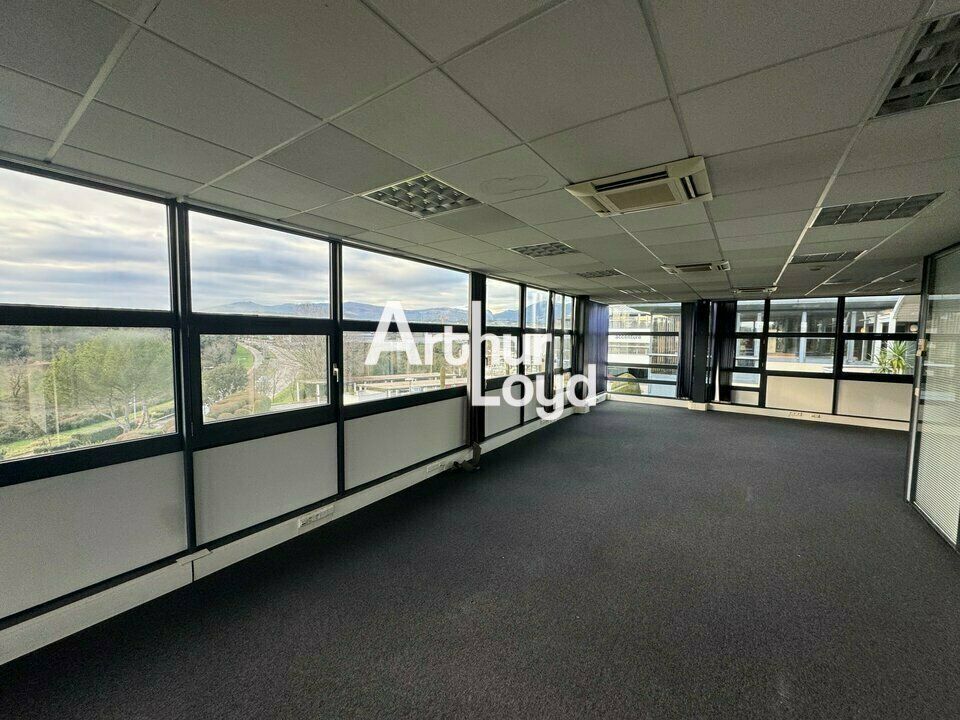 Location de bureaux 861 m² divisibles dè