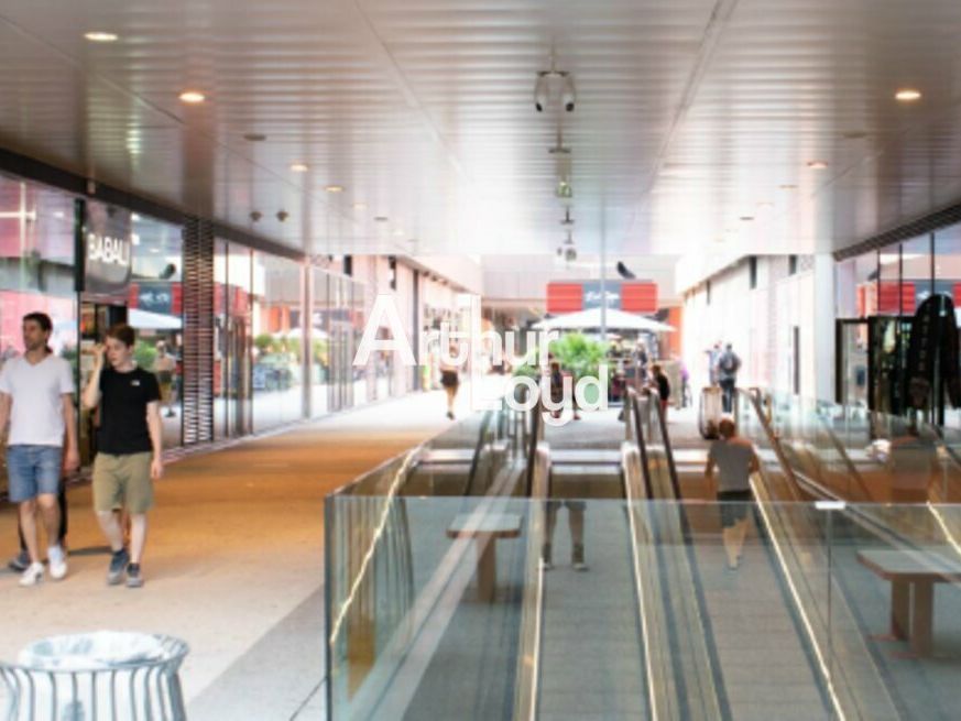 A LOUER LOCAUX COMMERCIAUX 3 128 M² DIVISIBL