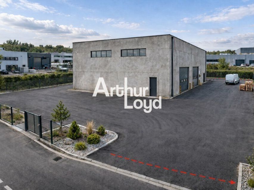 LOCAL  A VENDRE 400M² SUR TERRAIN INDEPENDAN