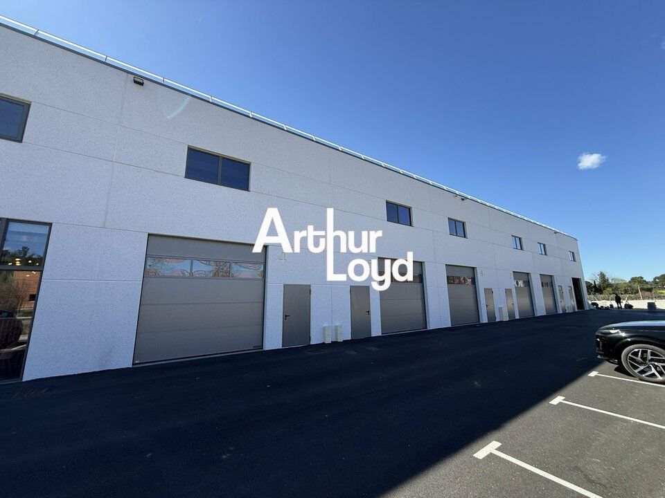 Local d'activité neuf  136 m² 