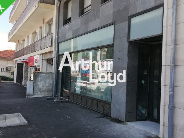 LOCAL COMMERCIAL A LOUER 212 M² CAGNES SUR M