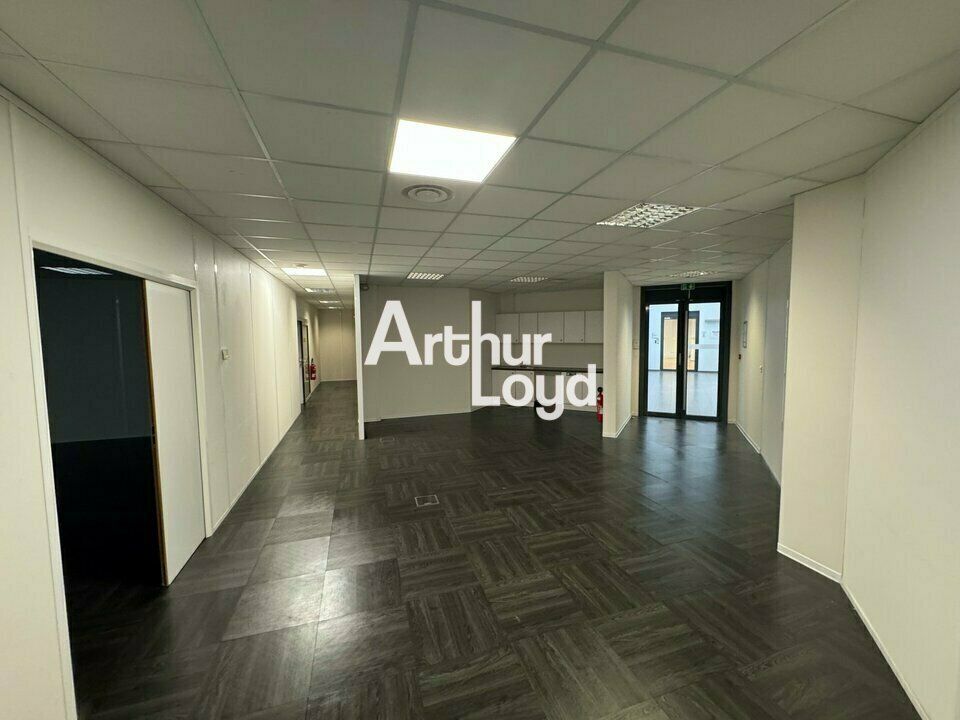 Locaux mixtes de 520 m² à la location- 
