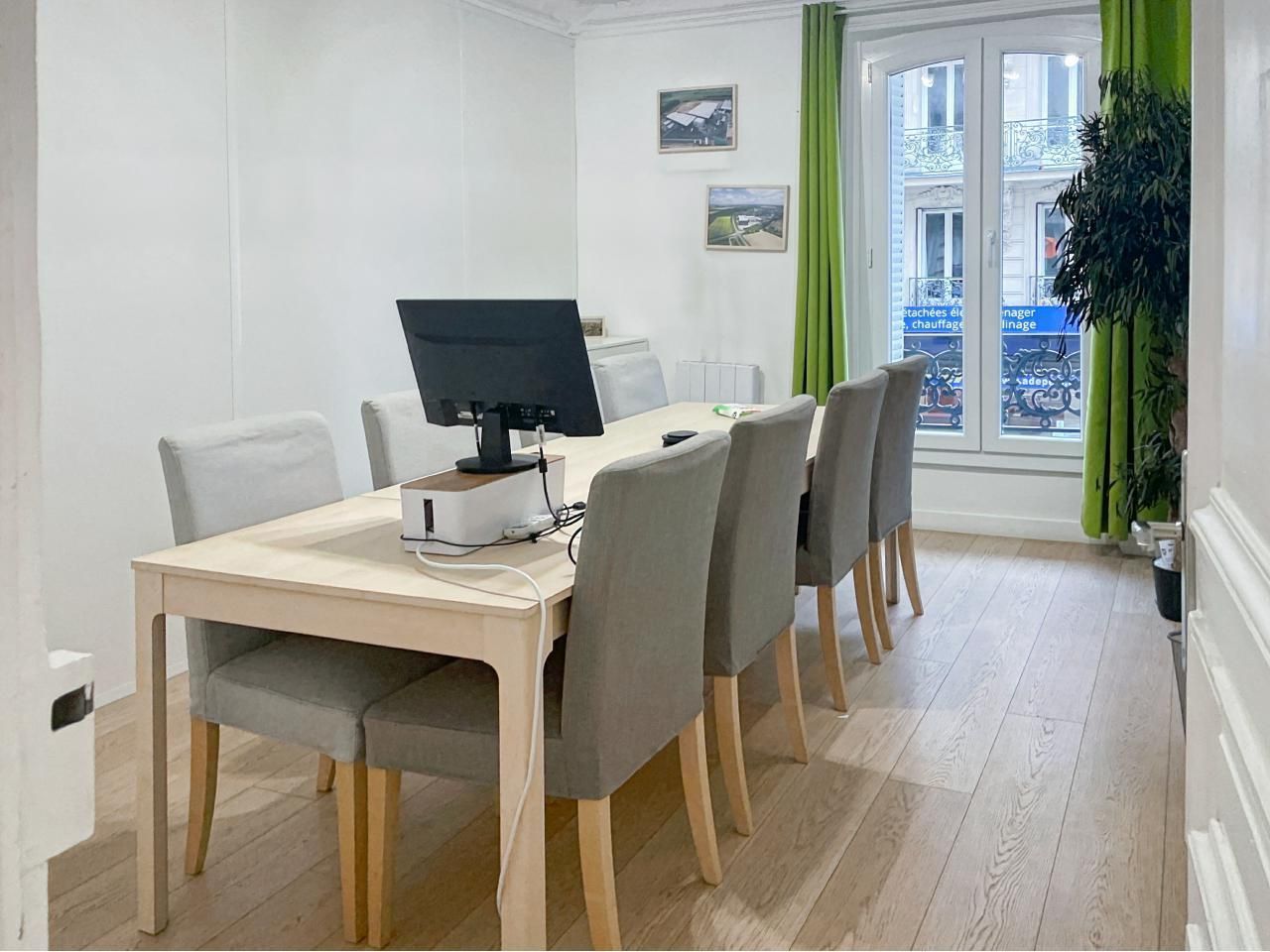 330 m² pour ce bureaux en location à Paris