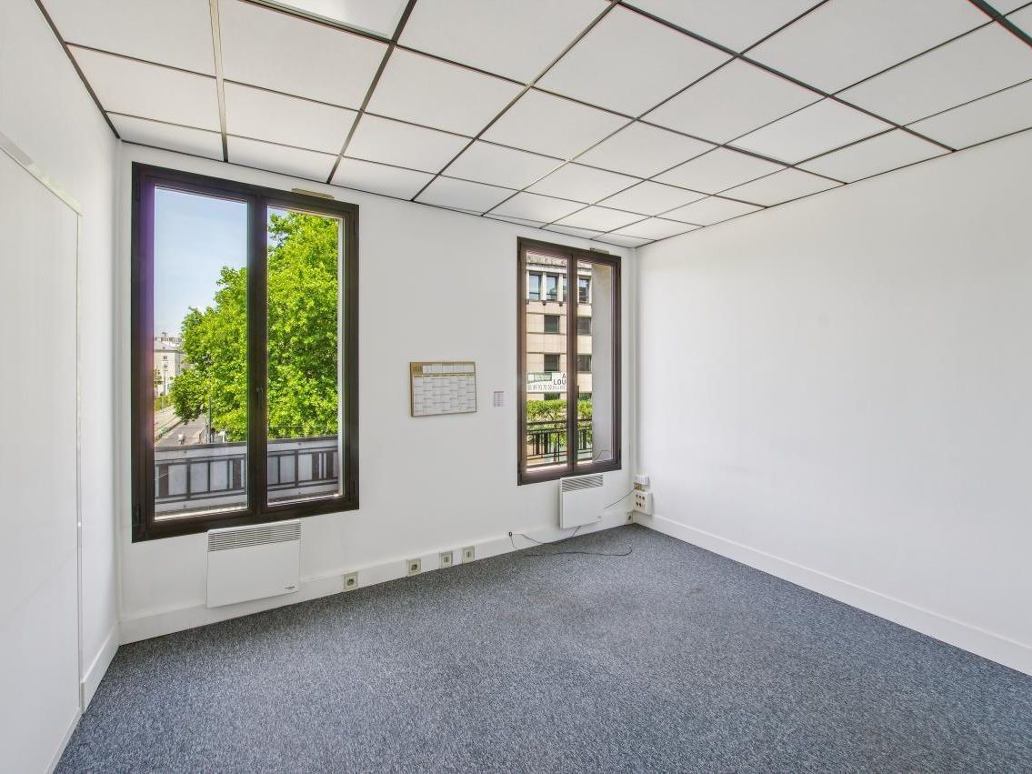 Location Bureaux 266 m² non divisibles 93200 Saint denis