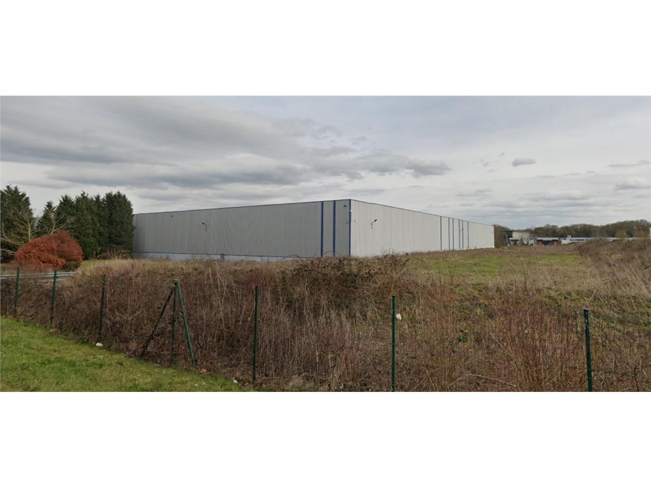 SAVILLS FRANCE vous propose, à LOUER un ENTREPOT,