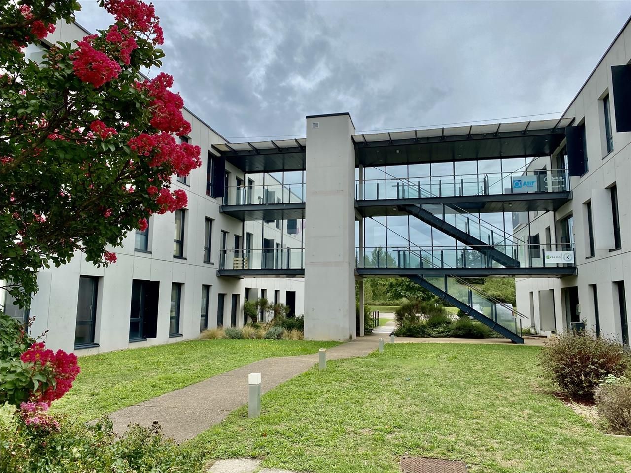 Savills vous propose différentes surfaces de bure