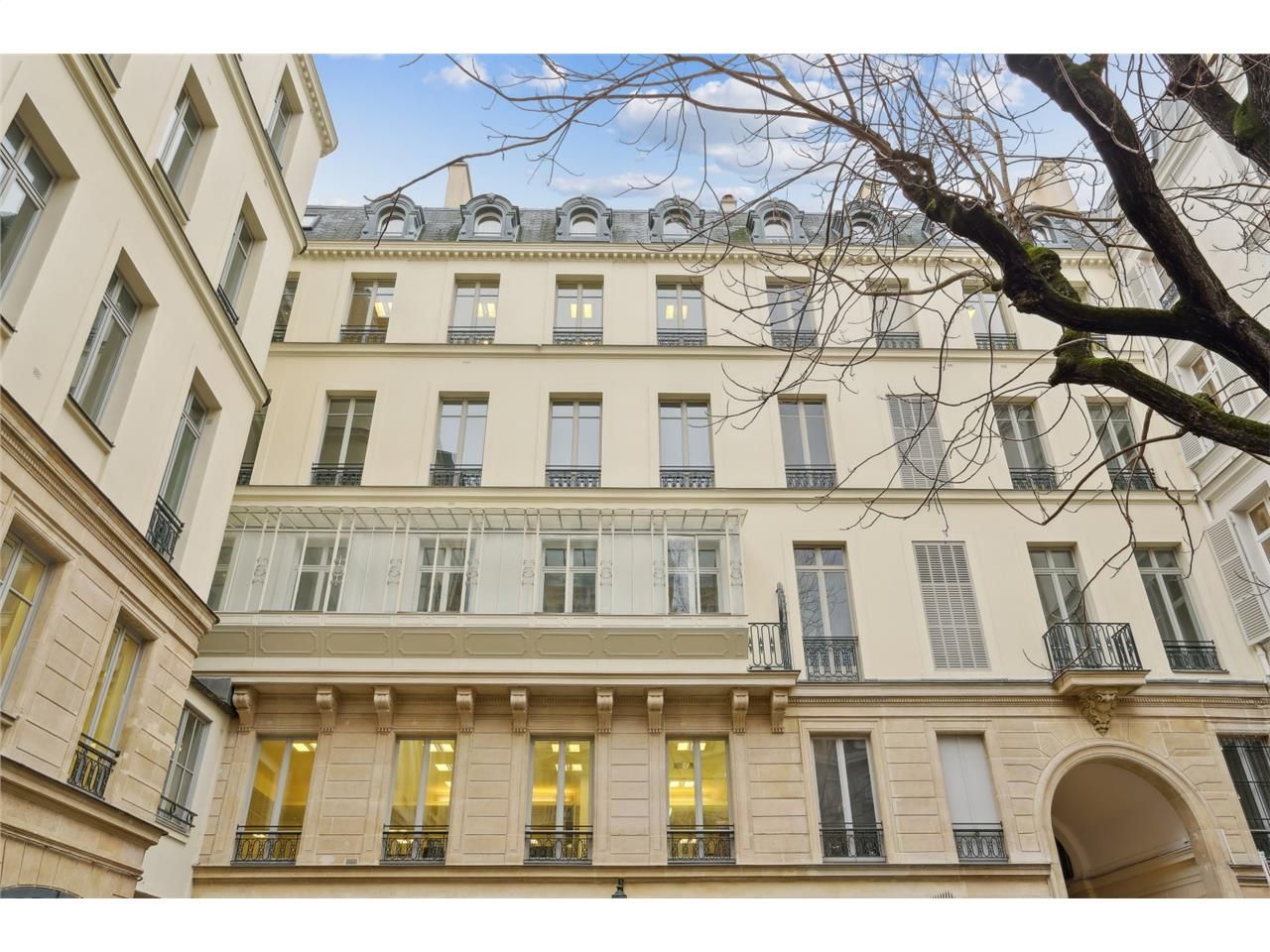 Savills vous propose des surfaces à la location