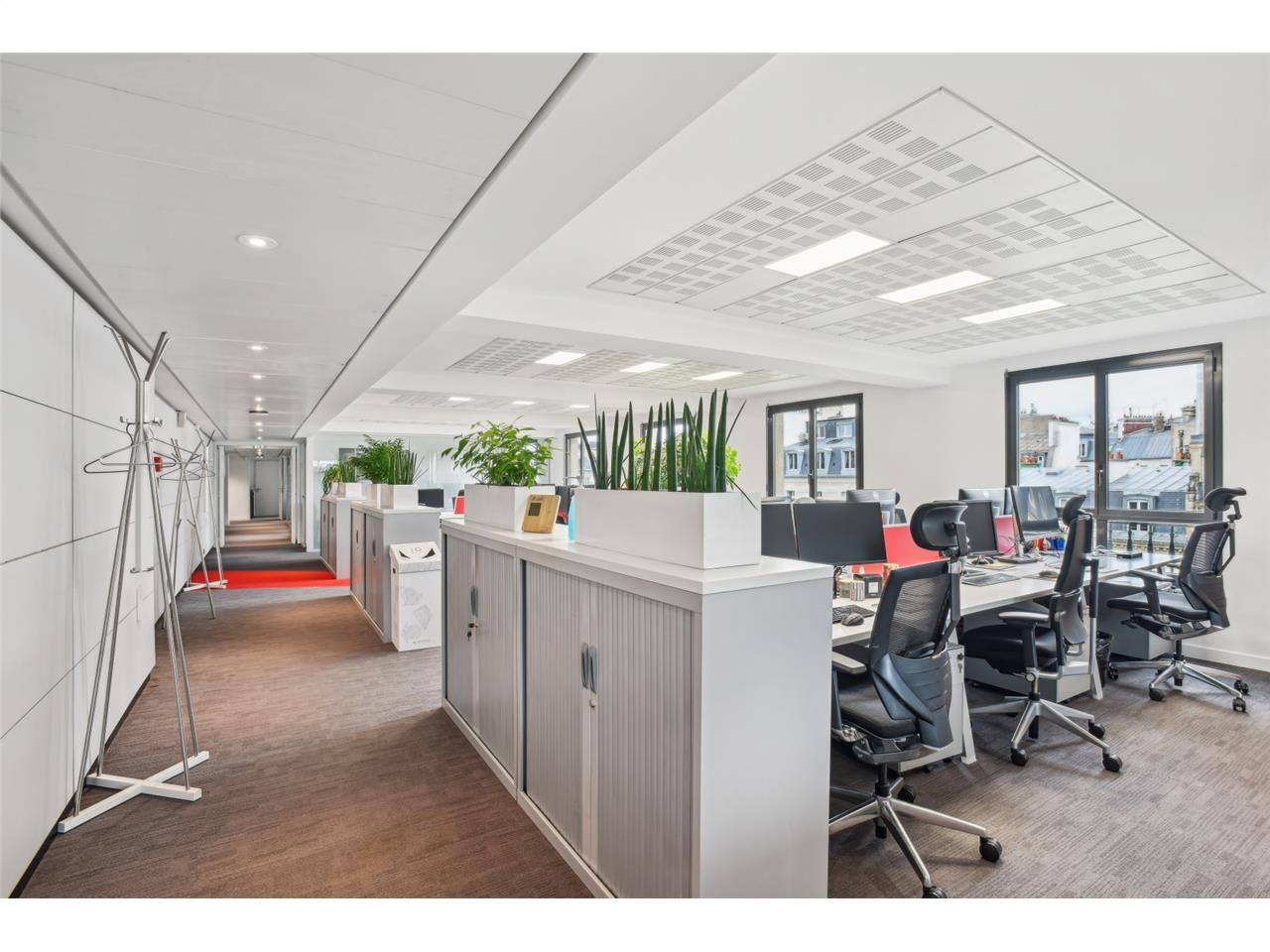 Savills vous propose à la location 1 plateau de b