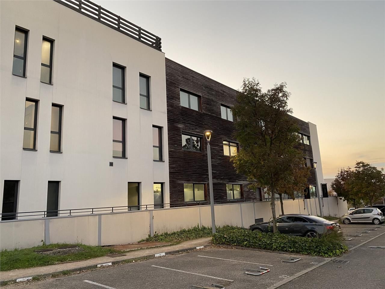 Savills vous propose à la location différentes su