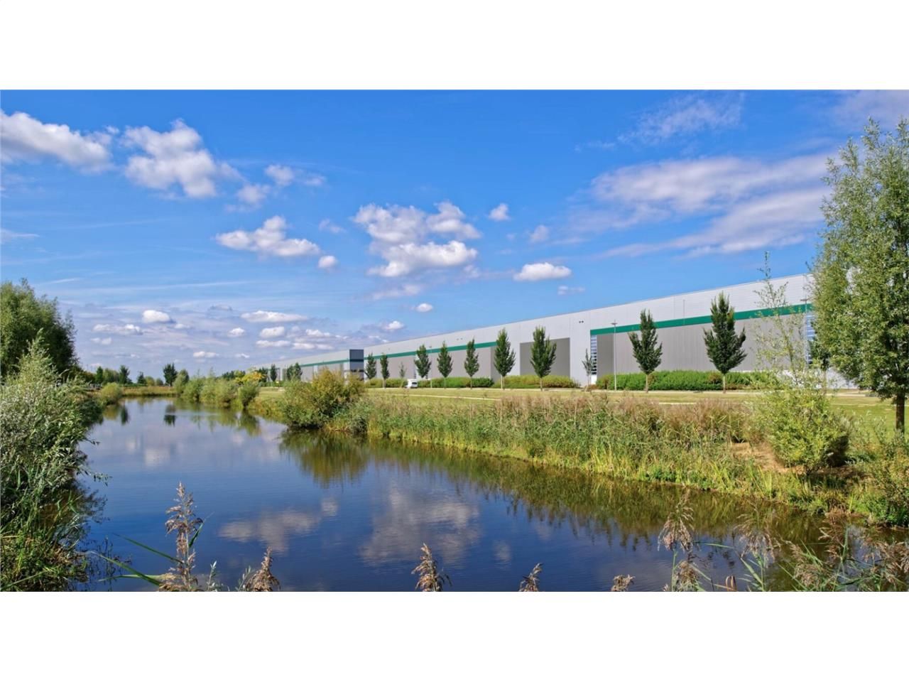 SAVILLS FRANCE vous propose, à louer, un entrepôt