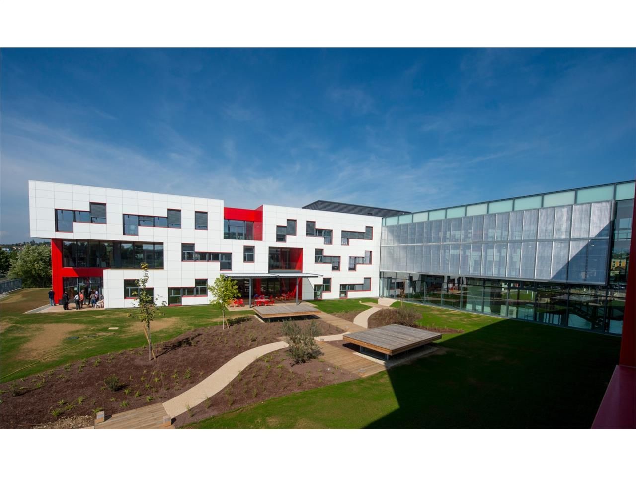 Savills vous propose, à la location ou vente à la