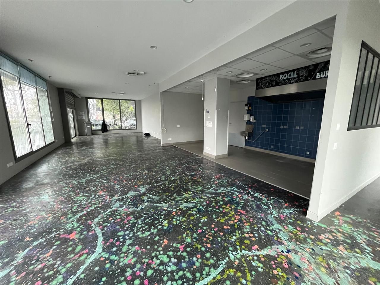 Dans le nouveau quartier Mermoz, à proximité du B