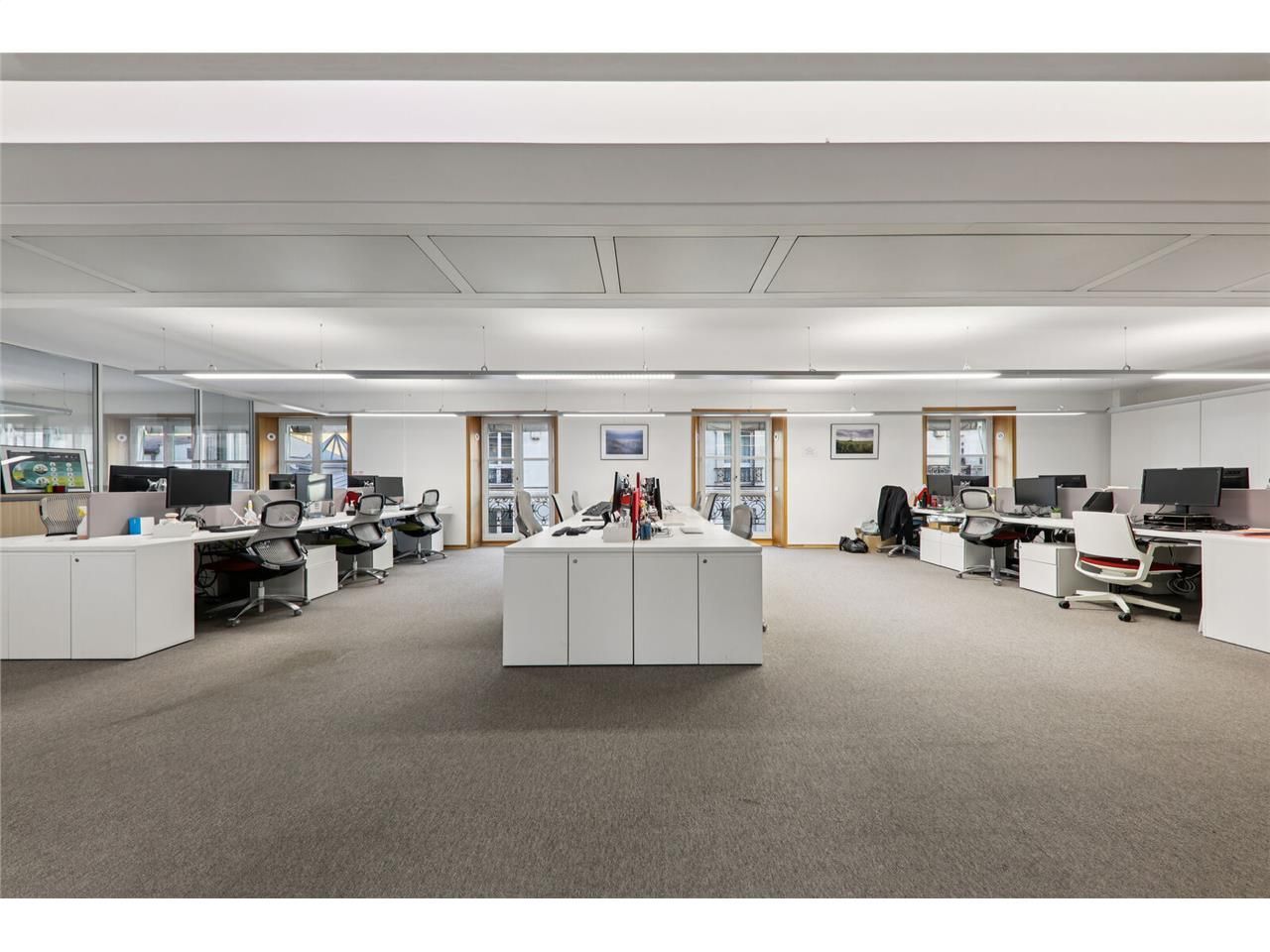 Savills vous propose 495 m² de bureaux au sein d'