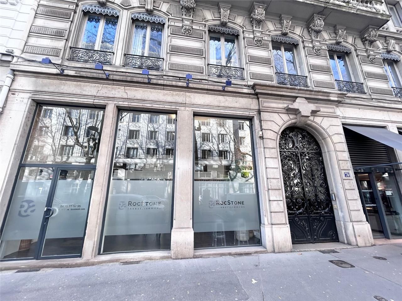 Savills Lyon vous propose une superbe surface de 