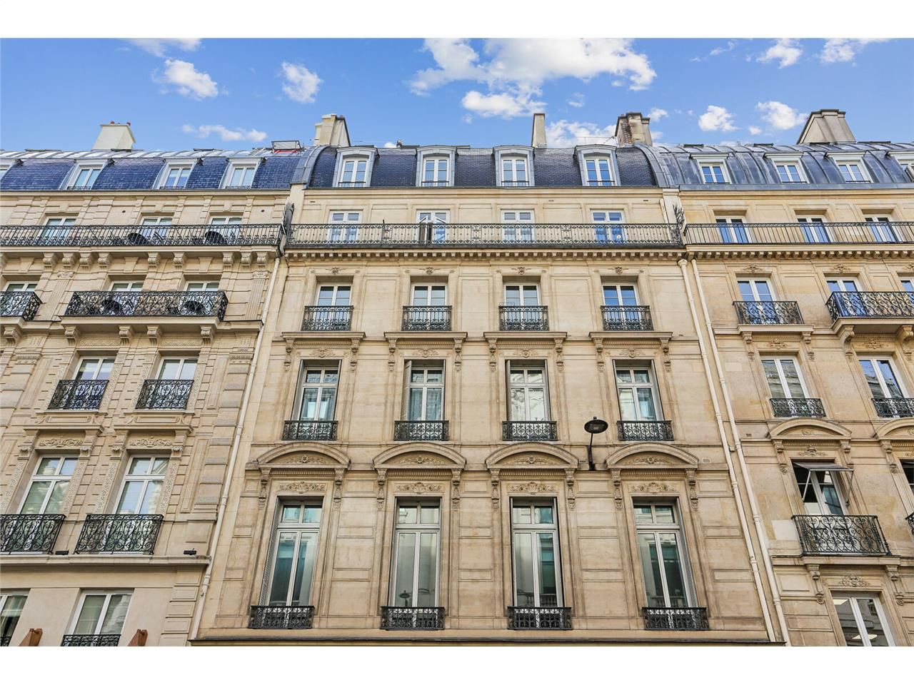 Savills vous propose à la location des bureaux si