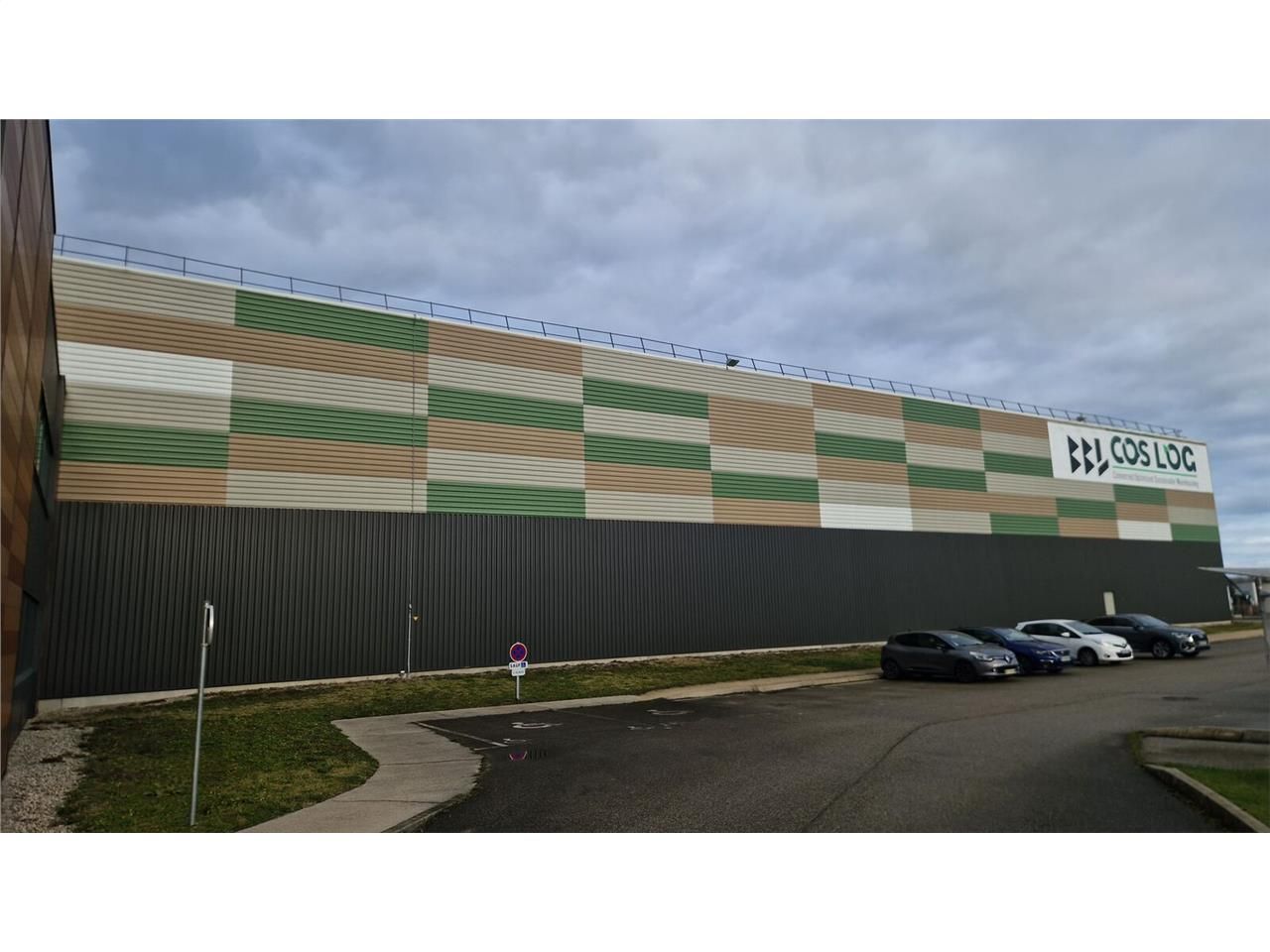 Savills vous propose une surface logistique situé