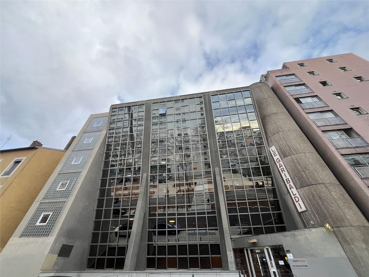 A Lyon 7ème, Savills vous propose à la location d