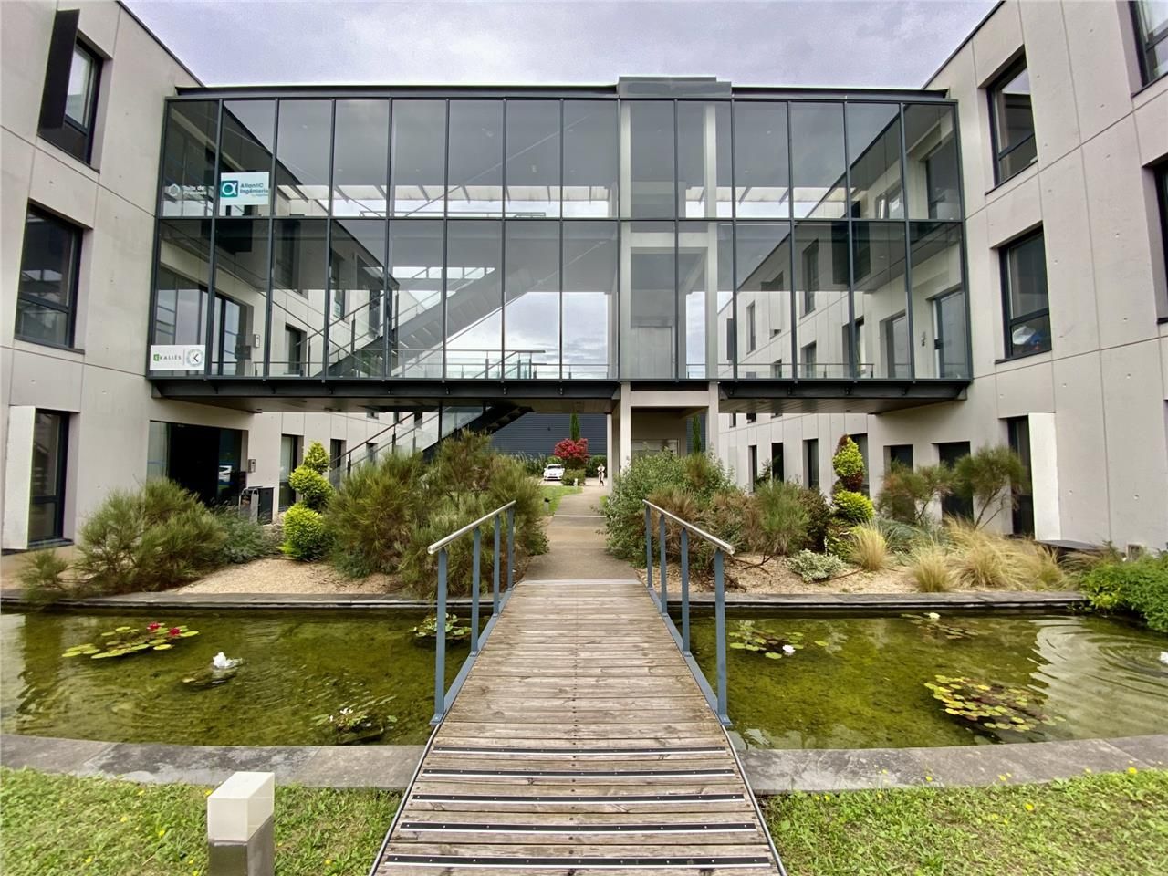 Savills vous propose différentes surfaces de bure