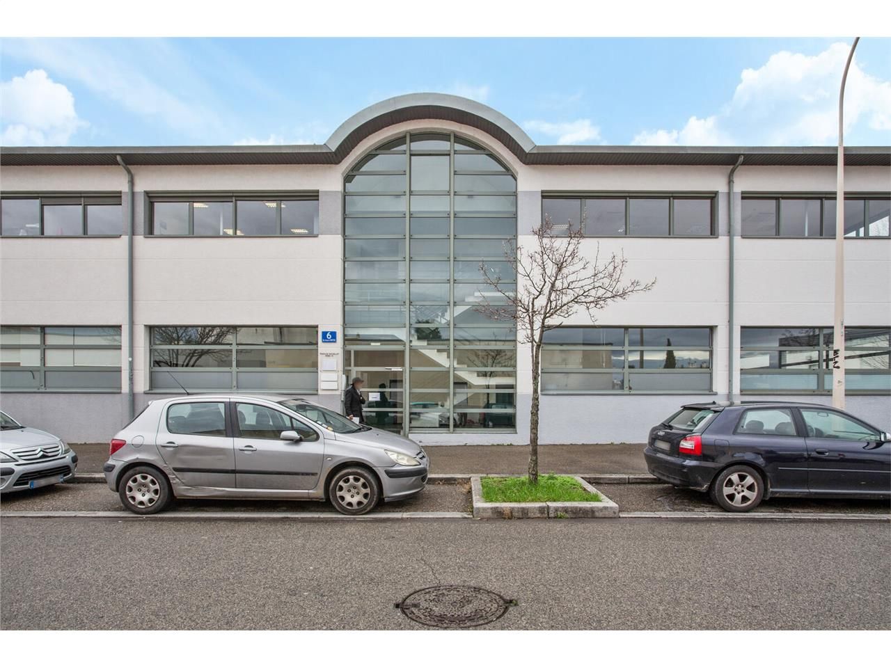 Savills vous propose 151 m² de bureaux à louer au