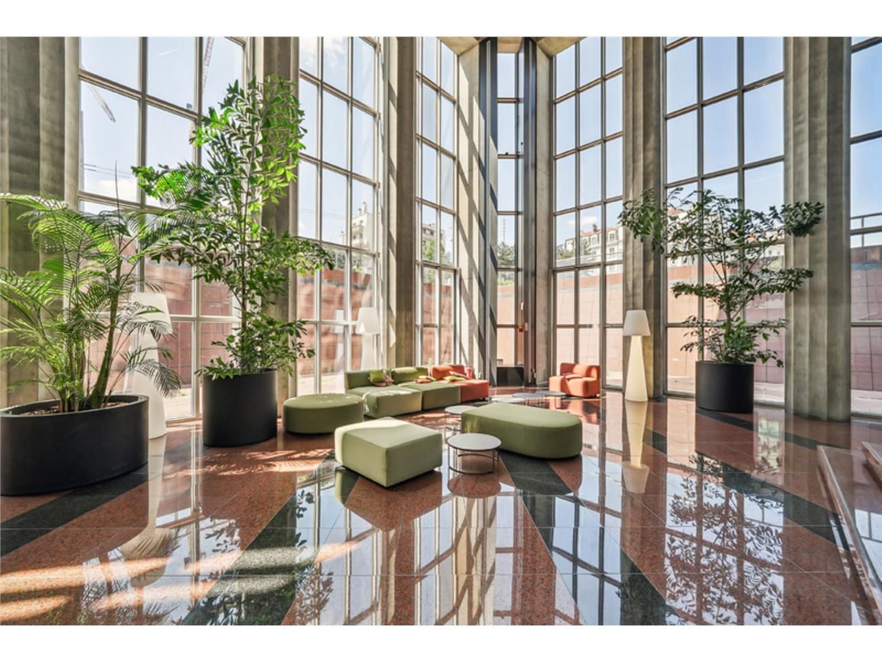 Savills vous propose des bureaux à la location au