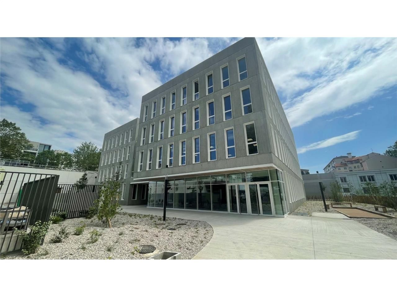 Savills vous propose des bureaux neufs à vendre o