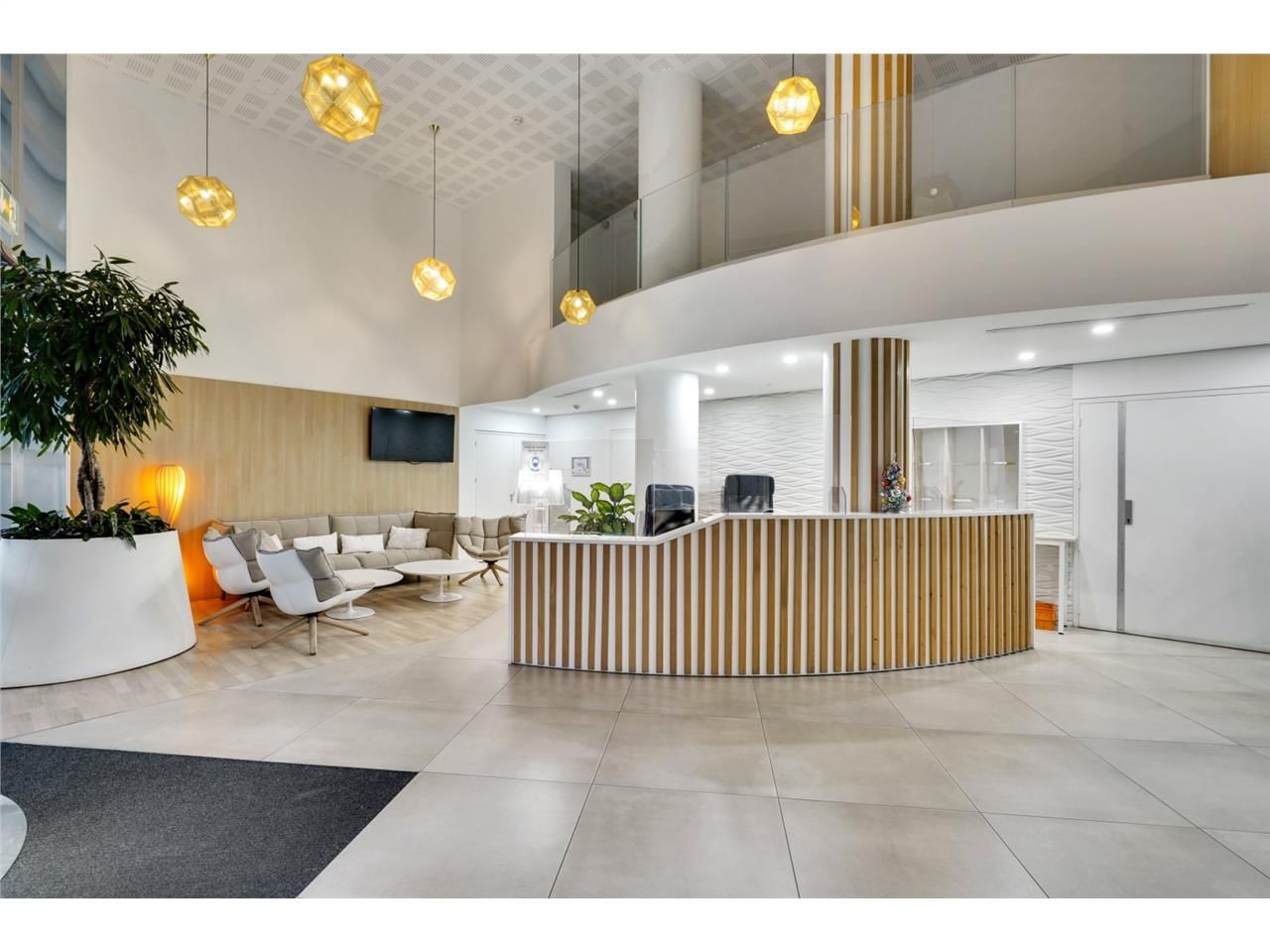 Savills vous propose à la location 6272 m² de bur