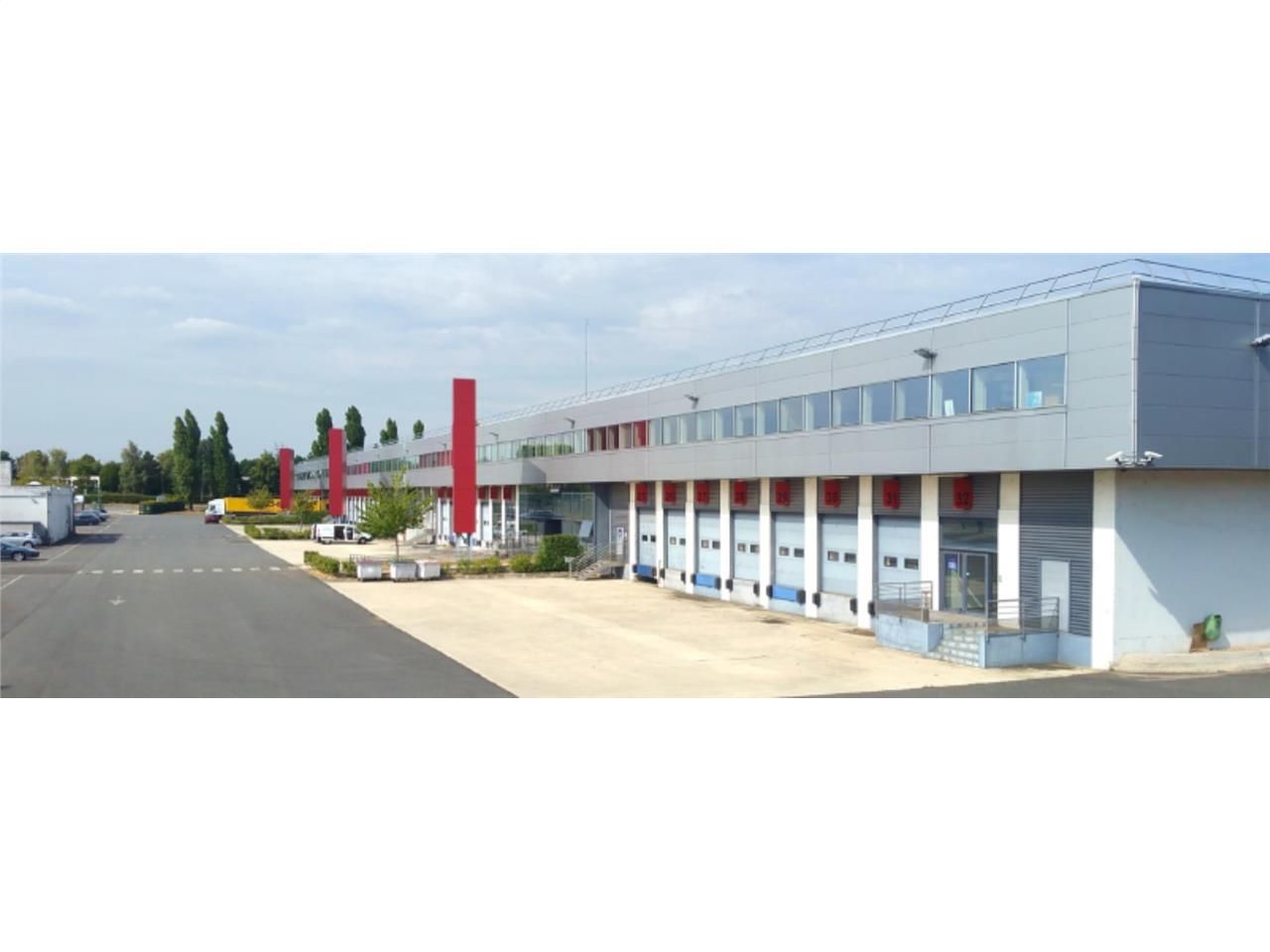 SAVILLS FRANCE vous propose, à louer, une cellule