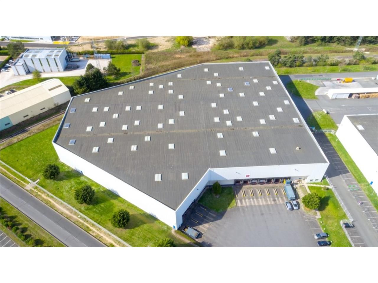 SAVILLS FRANCE vous propose, à louer, un entrepôt