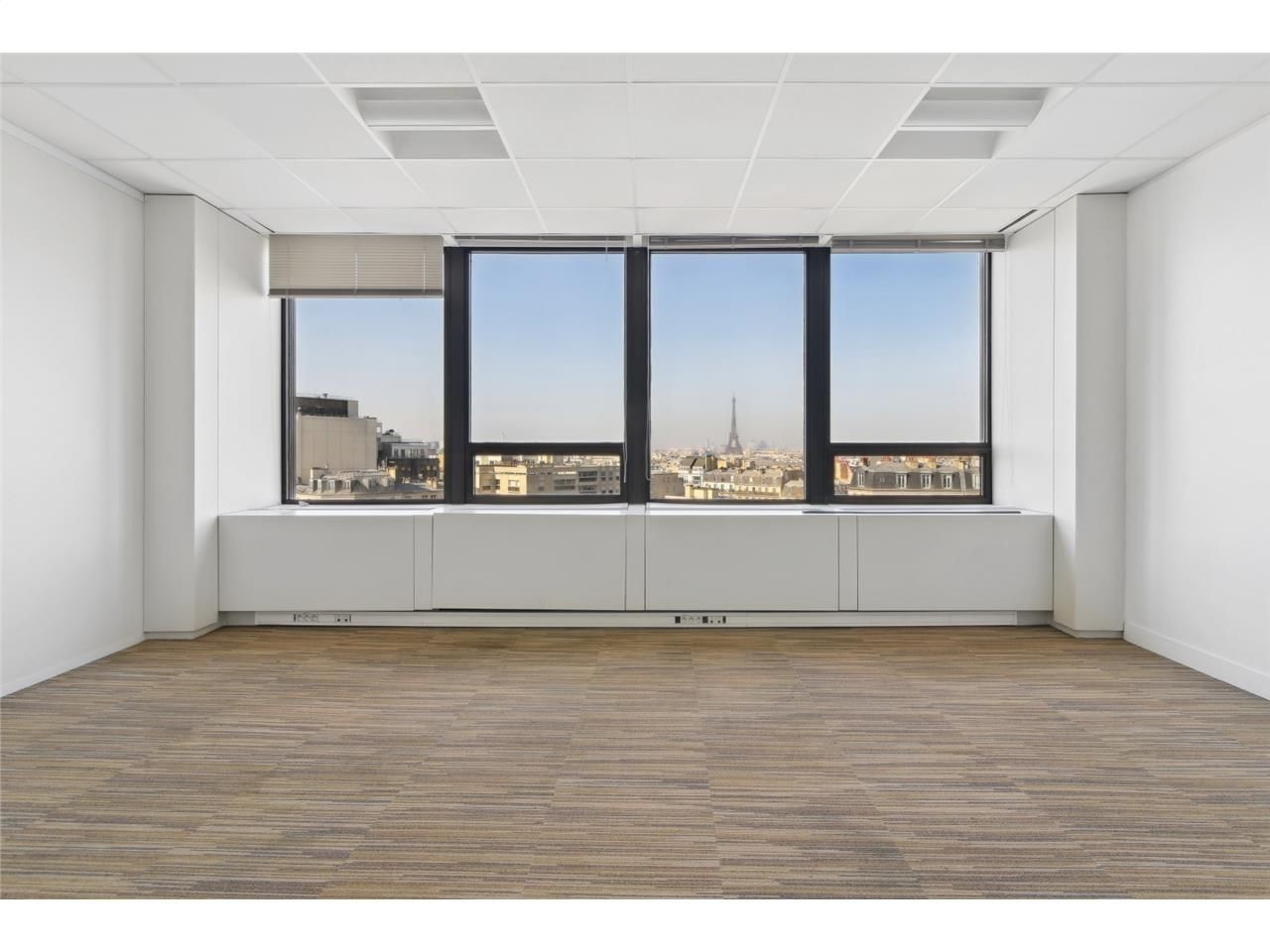 Savills vous propose à la location ou à la vente 