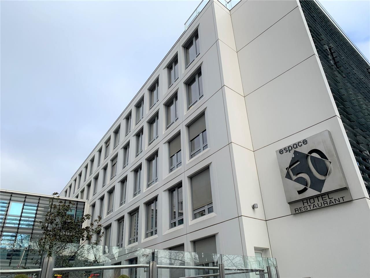 Savills vous propose des bureaux cloisonnés, clim