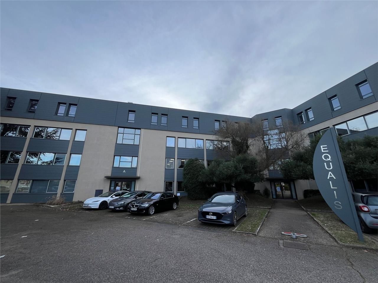 Situé sur un secteur tertiaire recherché de l'Oue