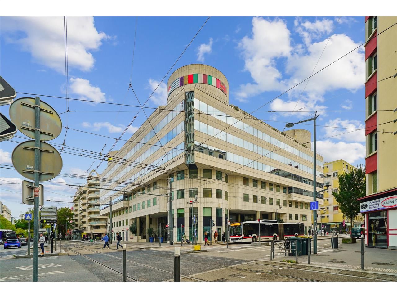 Savills vous propose à la location au coeur du qu