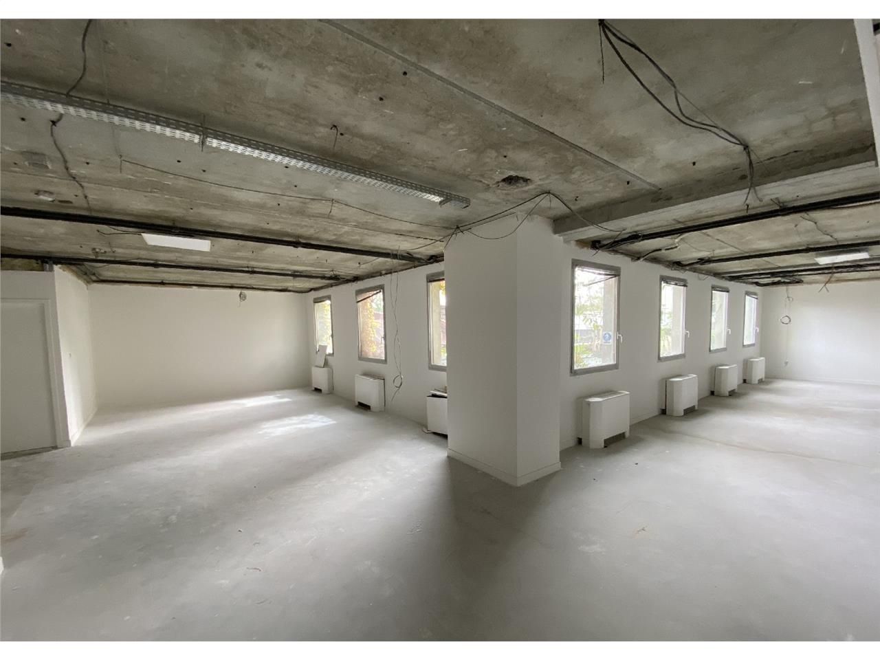 Savills vous propose à la vente deux surfaces de 