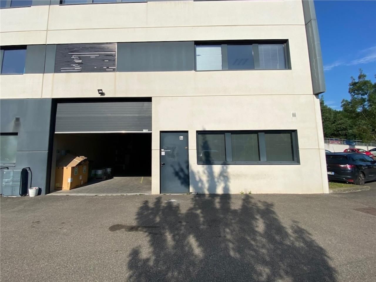 Savills vous propose à la location une cellule d'