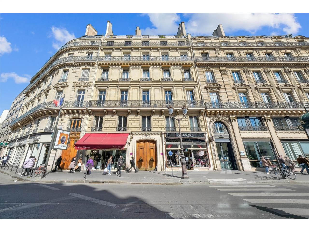 Savills vous propose une surface de 169 m² au sei