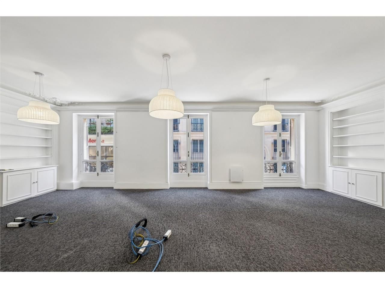 Savills vous propose une surface de 169 m² au sei