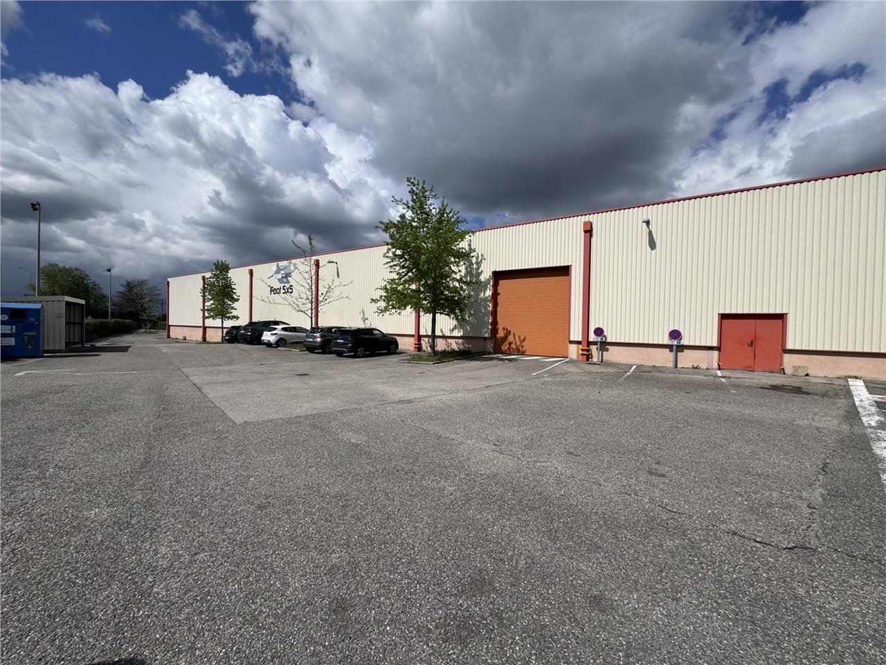 SAVILLS FRANCE vous propose, à louer, un bâtiment