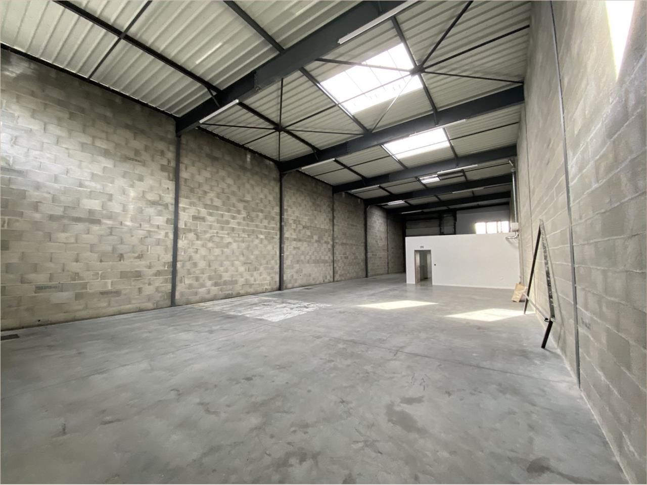 SAVILLS  Lyon vous propose à la location deux loc