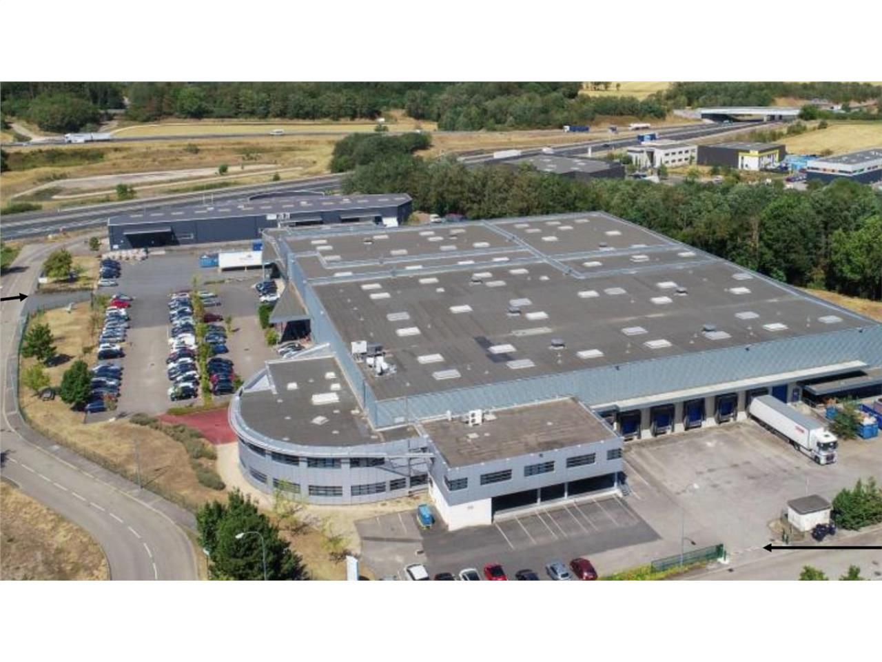 A LOUER - MIRIBEL / LES ECHETS (01700) - Bâtiment