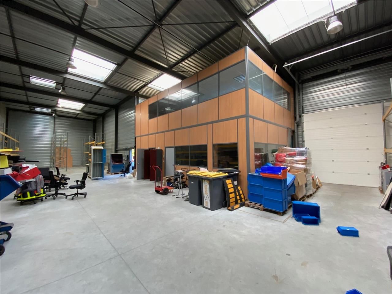 Savills France propose à la location une cellule 