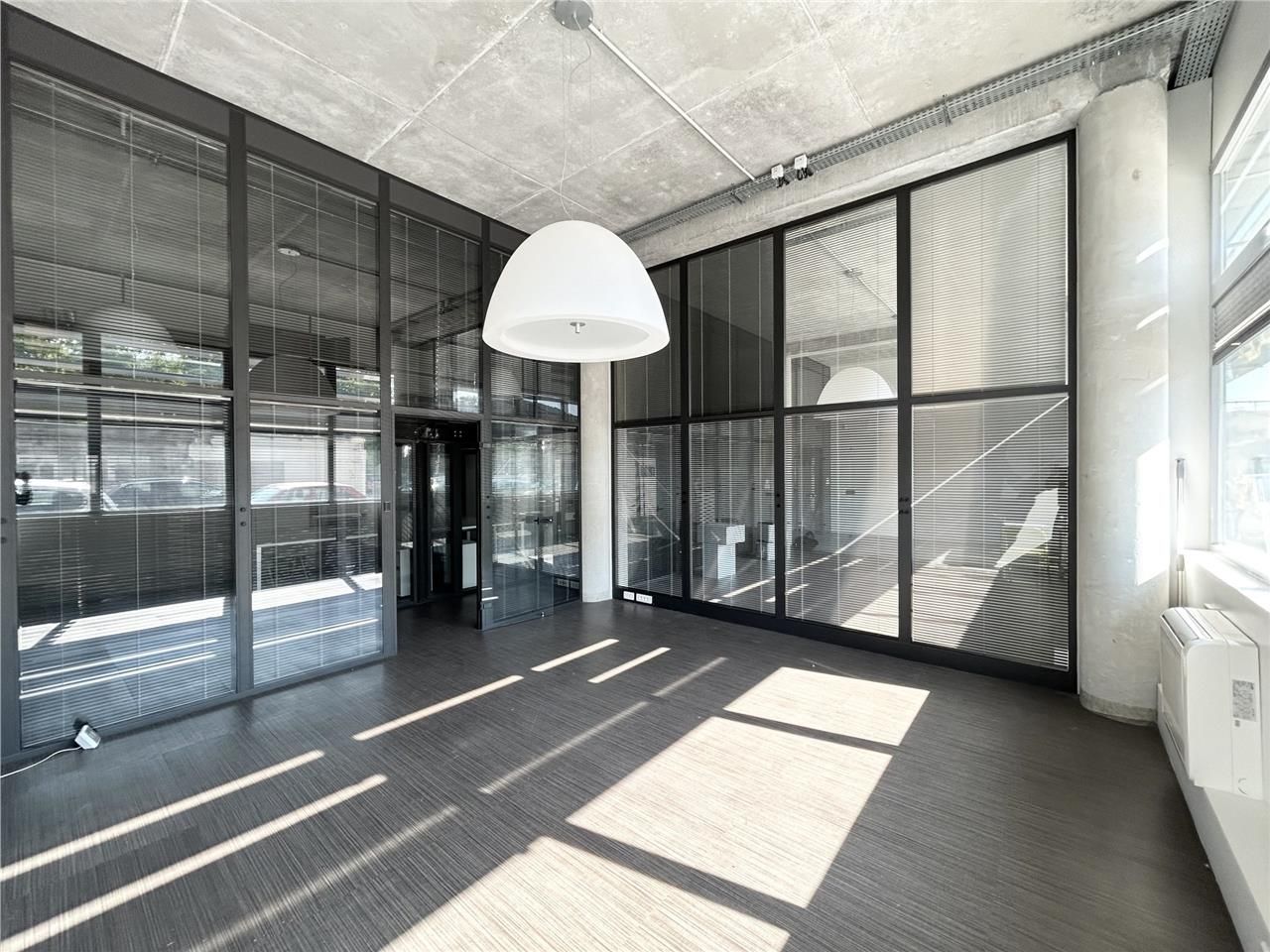 Savills vous propose une superbe surface de burea