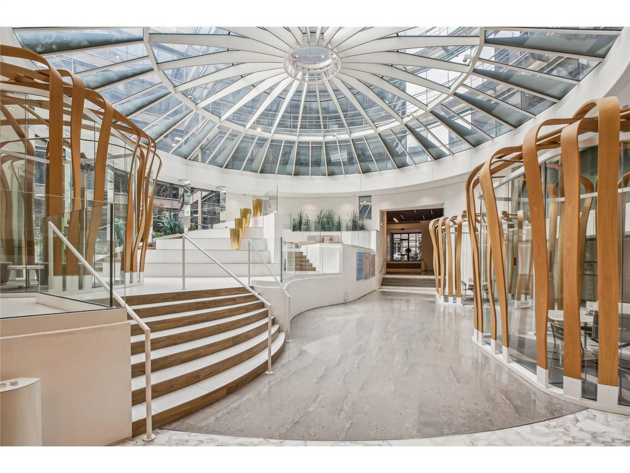 Savills vous propose à la location une surface de