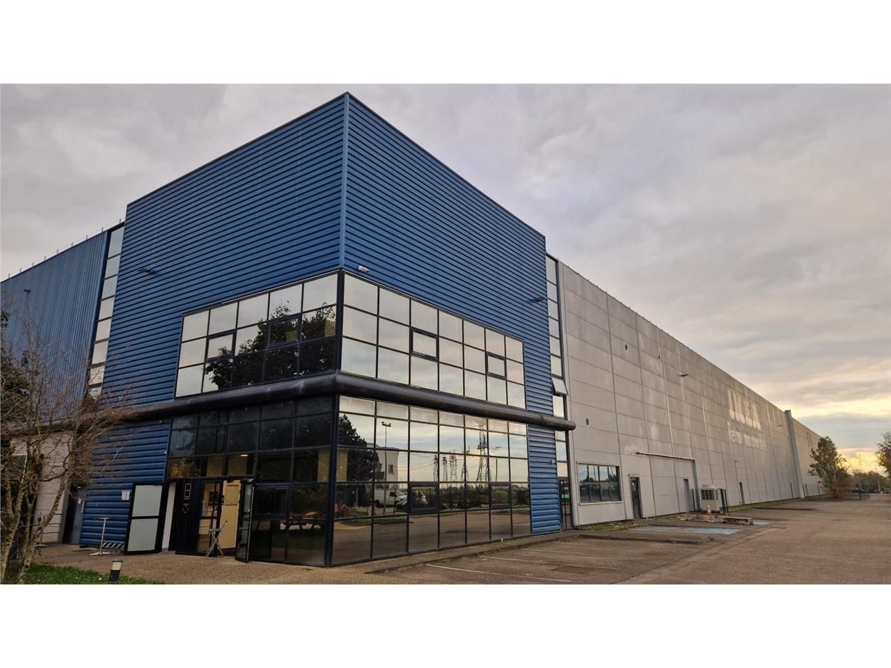 A LOUER - Toussieu (69780) - entrepôt de 13384 m²