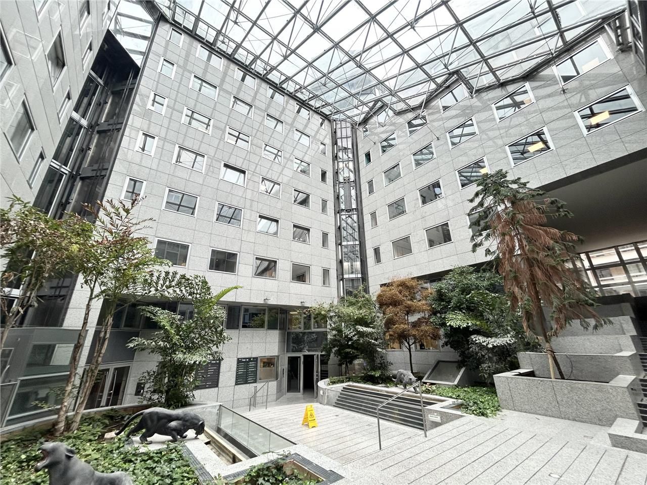 Savills Lyon vous propose deux plateaux de bureau