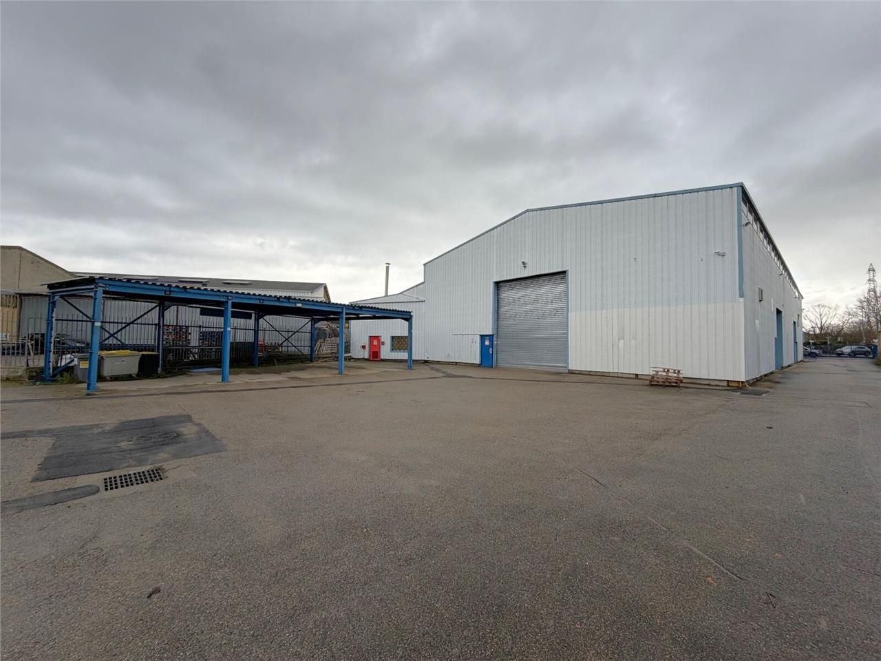 SAVILLS Lyon vous propose à la location à Vaulx-e