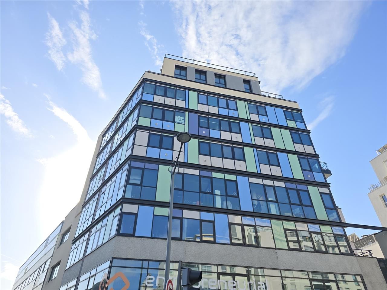 Savills Lyon vous propose à la location deux surf