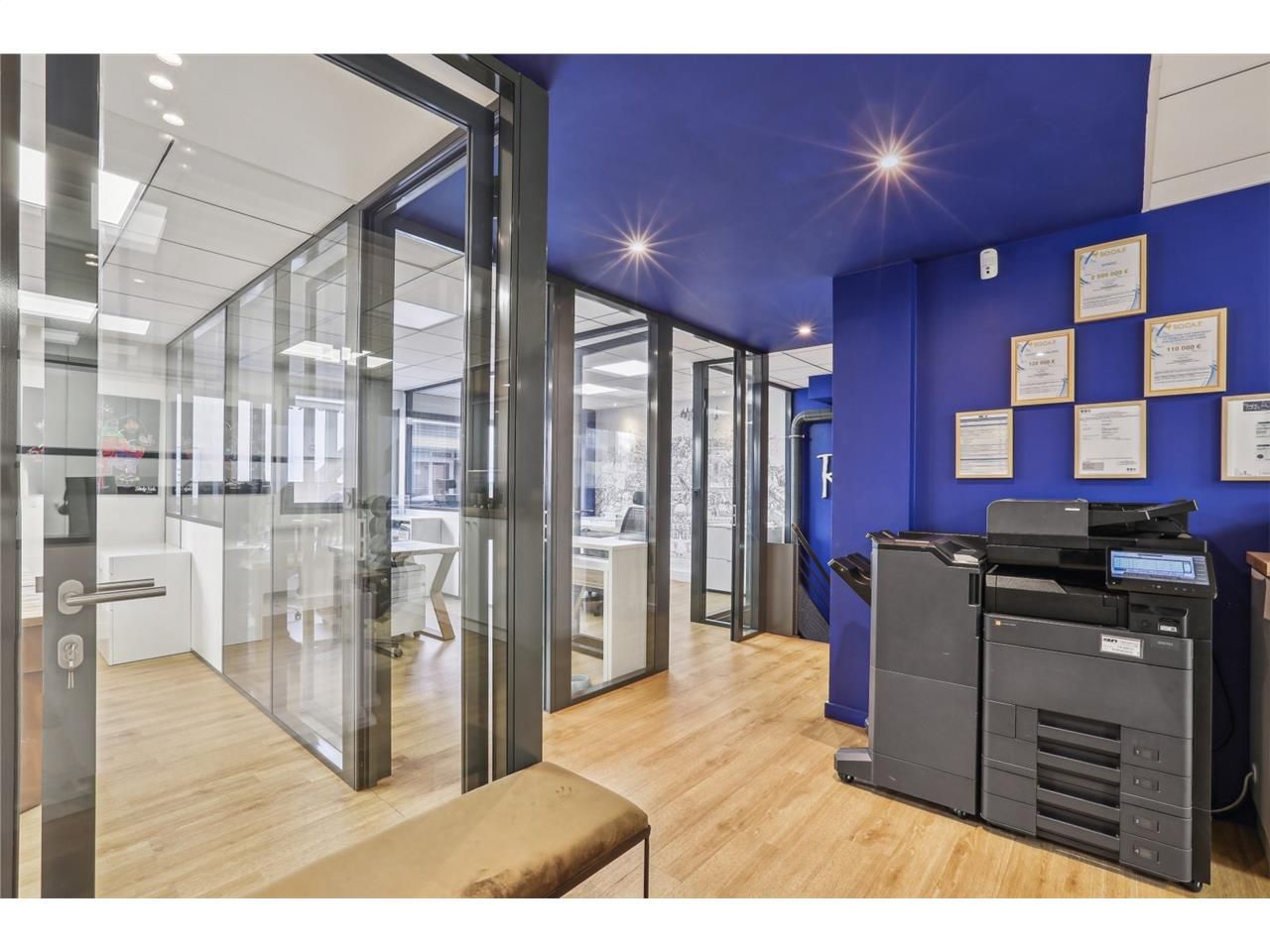 Savills vous propose 134 m² de bureaux à louer da