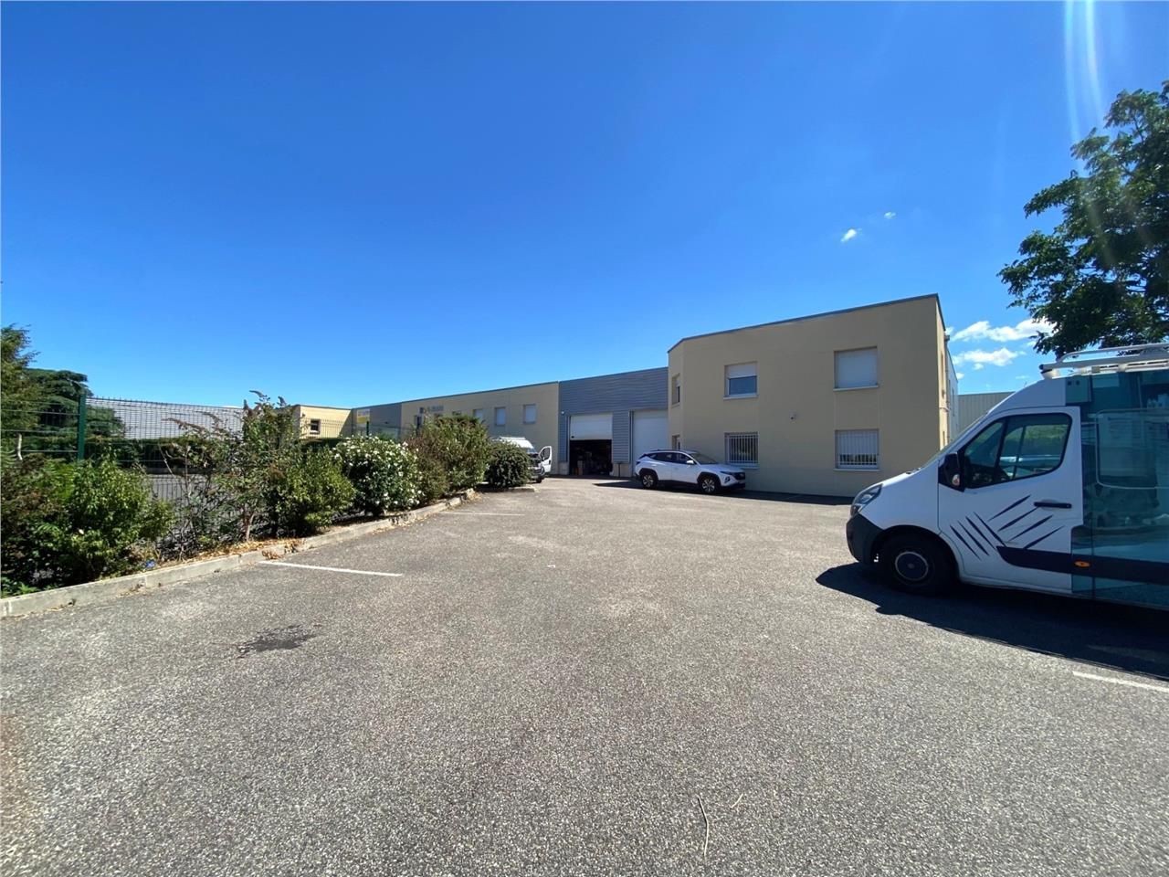 Savills Lyon vous propose à la location un local 