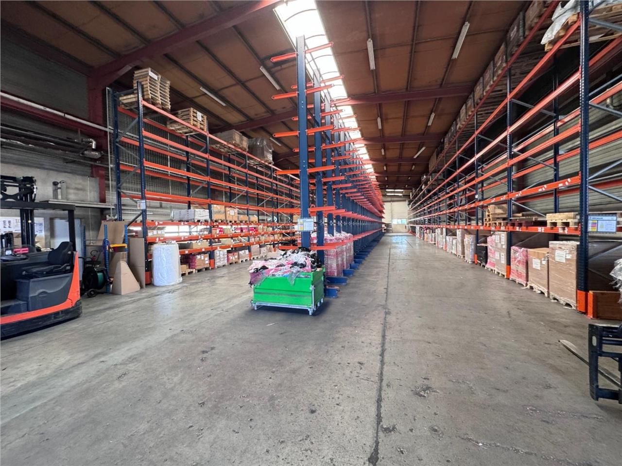 Savills propose à la location des locaux d'activi